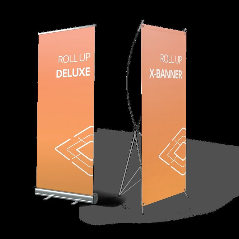 Dos banners retractiles naranjas con diseños Deluxe y X-Banner con patrones geometricos